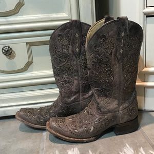 Corral boots